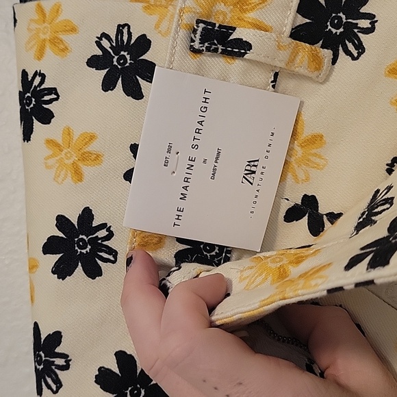 Zara Dasiy Print Denim Jeans - Picture 7 of 11